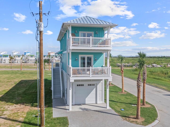 Property Photo:  683 Seaside Dr  TX 77650 
