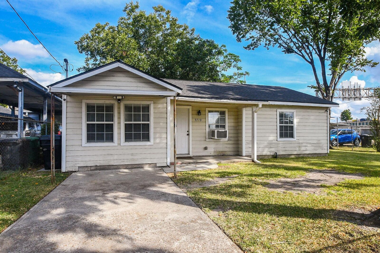 Property Photo:  5710 Cherry Street  TX 77026 