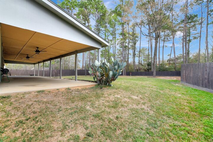 Property Photo:  906 Gunnison Dr  TX 77354 