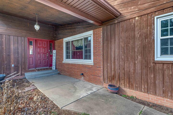 Property Photo:  5520 Monroe Avenue  IN 47715 