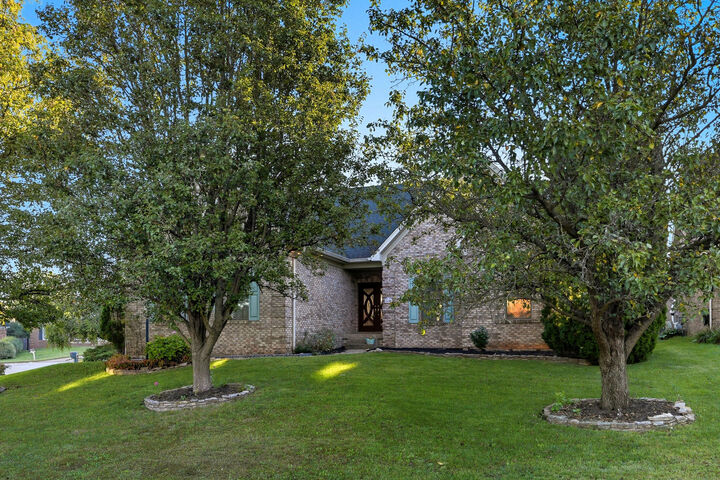 Property Photo: 8606 Binnacle Court KY 40220