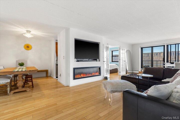 Property Photo: 1085 Warburton Ave 304 NY 10701