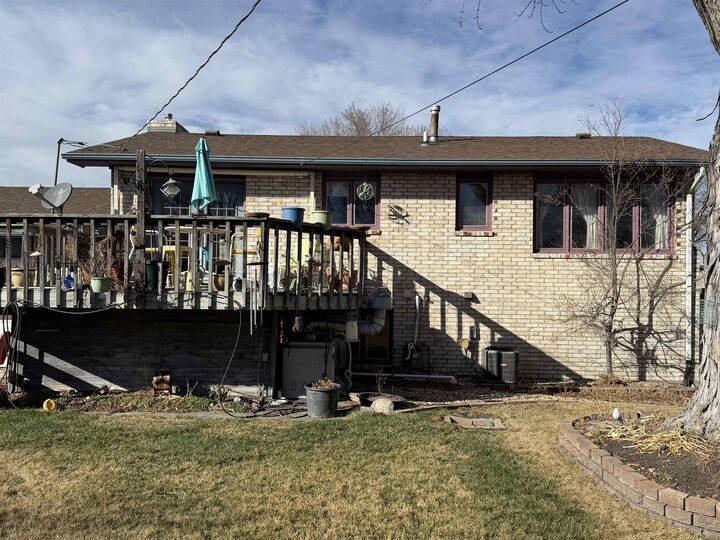 Property Photo: 914 W Philip St NE 69101