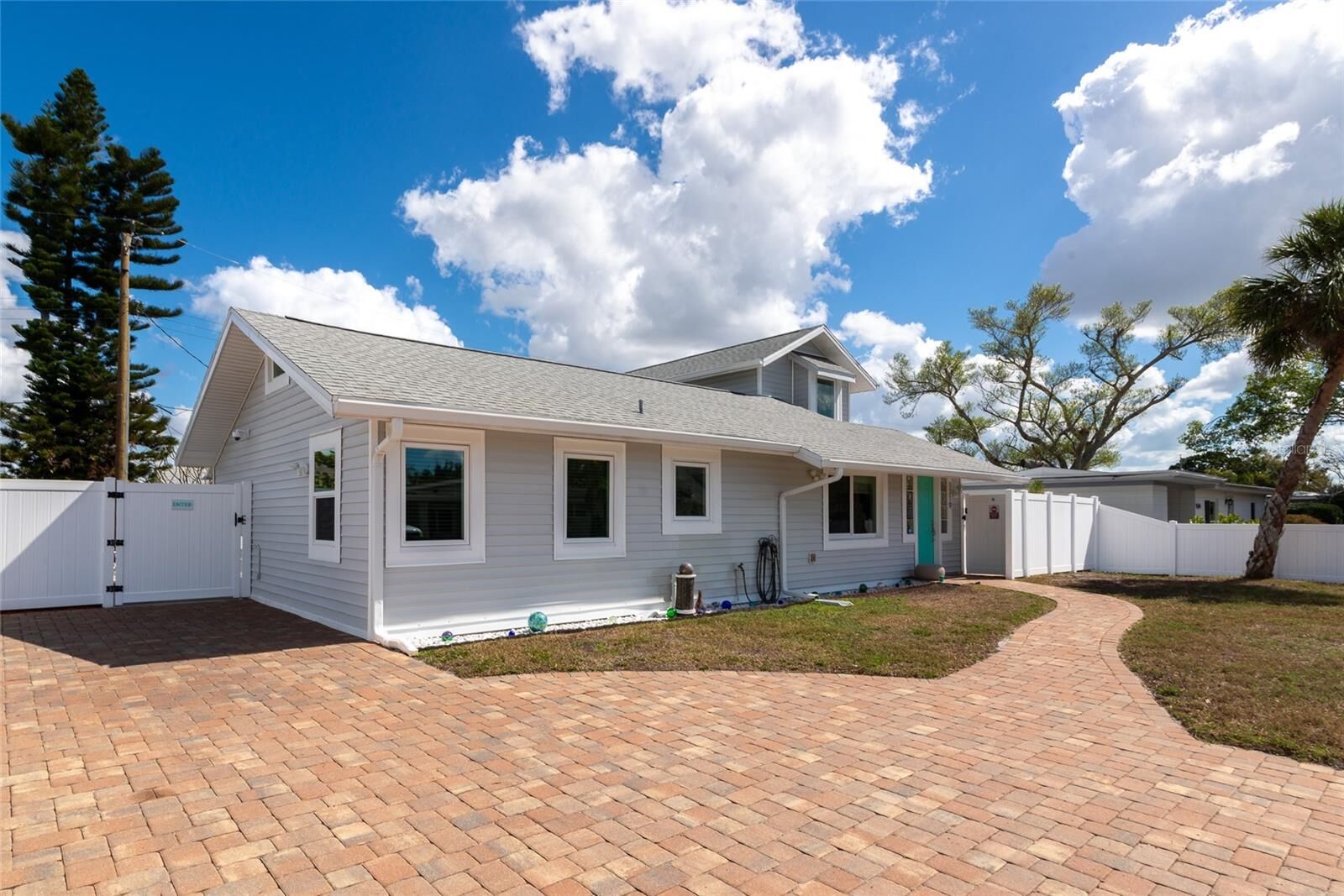 Property Photo:  1219 65th Street NW  FL 34209 