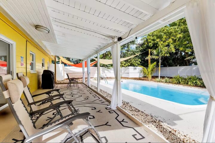 Property Photo:  8215 Quail Road  FL 33777 