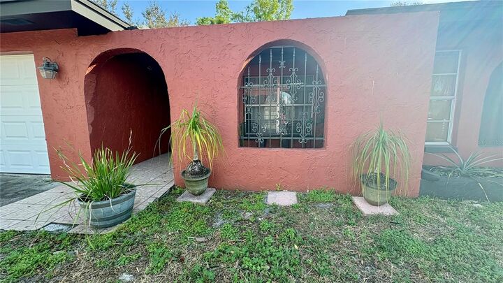 Property Photo:  1815 Driftwood Circle S  FL 34677 