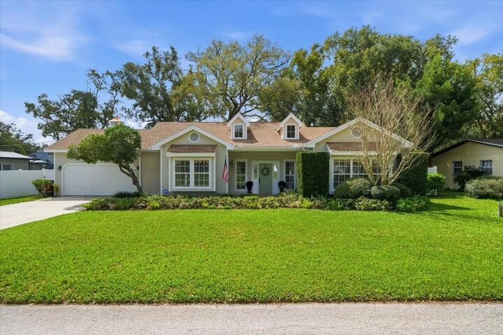 Property Photo:  2004 Russell Drive  FL 33618 