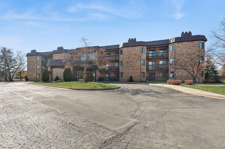 Property Photo:  2880 Torrey Pine Lane 2C  IL 60532 