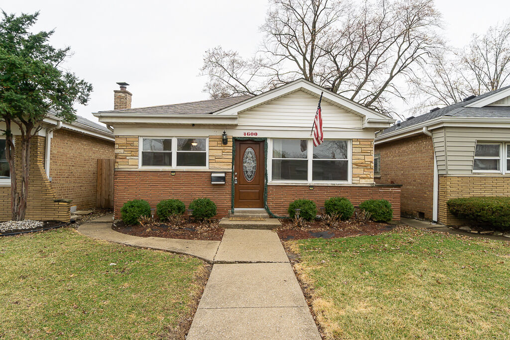 Property Photo: 4600 Warsaw Avenue IL 60534