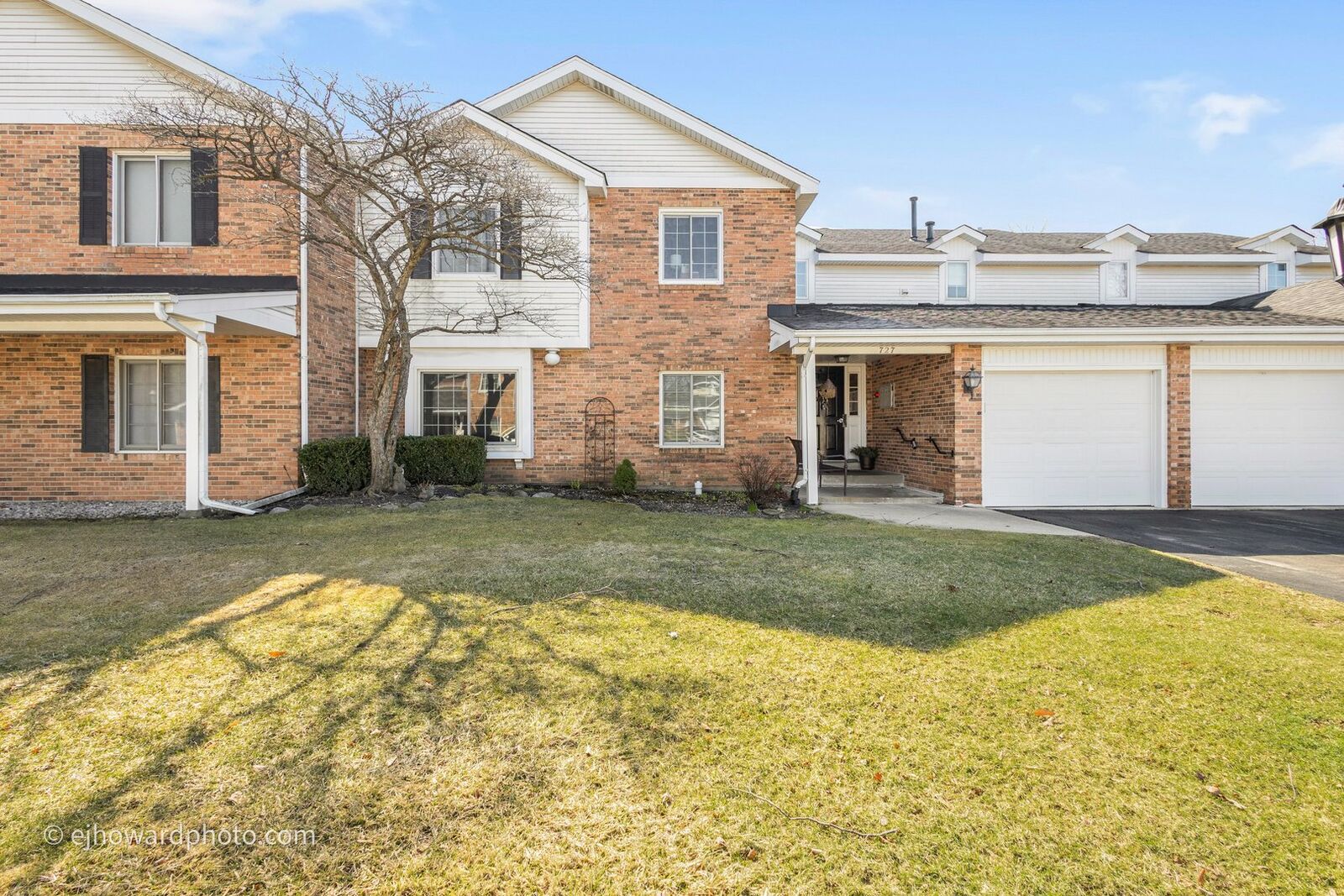 Property Photo:  727 Maplewood Court A  IL 60527 