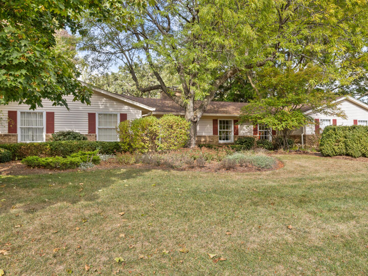 Property Photo:  4704 Daniel Drive  IL 60014 