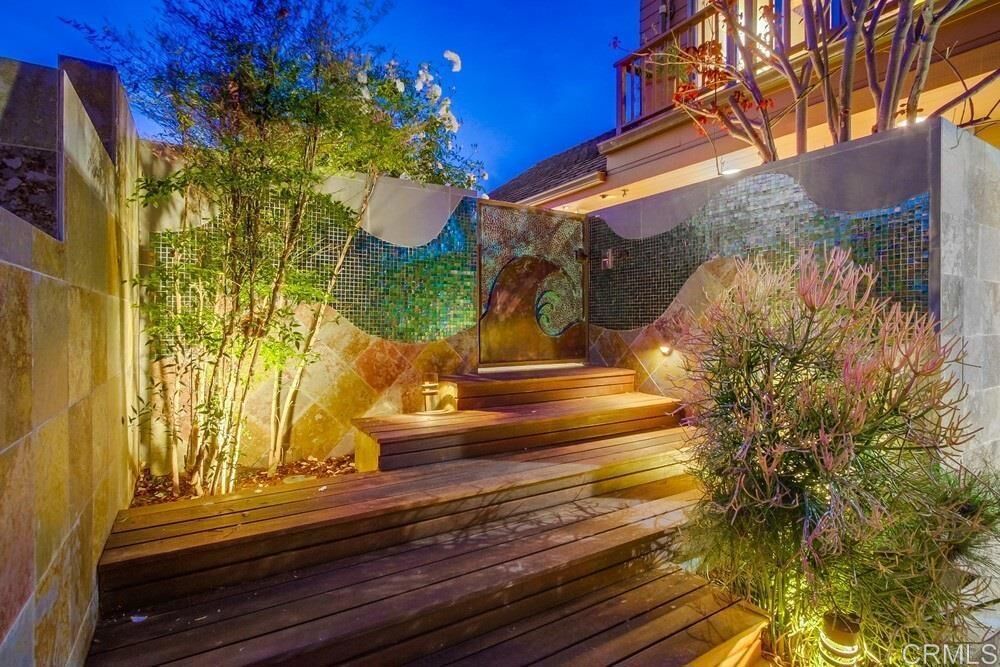 Property Photo:  2027 Glasgow Avenue  CA 92007 