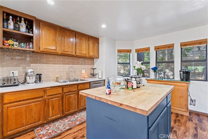 Property Photo:  27528 Ashwood Lane  CA 92352 