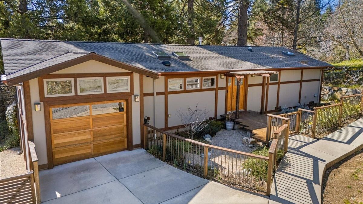 Property Photo:  603 W West Broad Street  CA 95959 