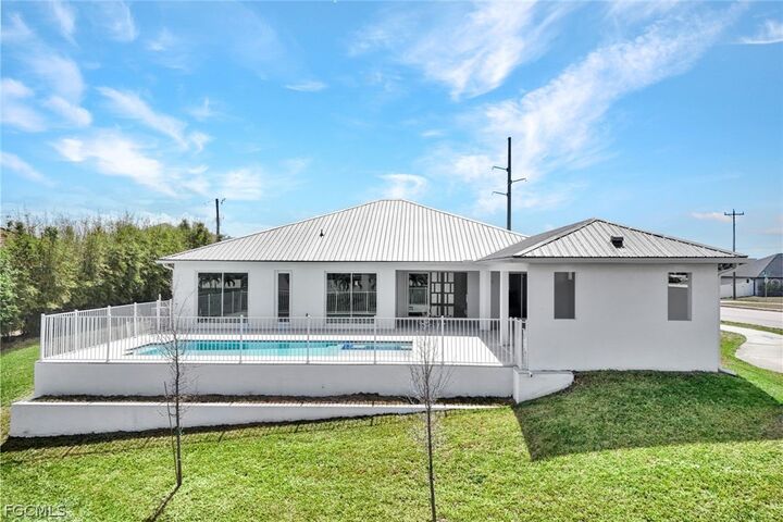 Property Photo:  2029 SW 41st Street  FL 33914 