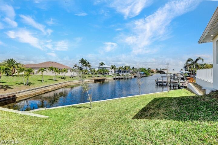 Property Photo:  2029 SW 41st Street  FL 33914 