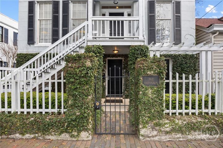 Property Photo:  512 Tattnall Street  GA 31401 