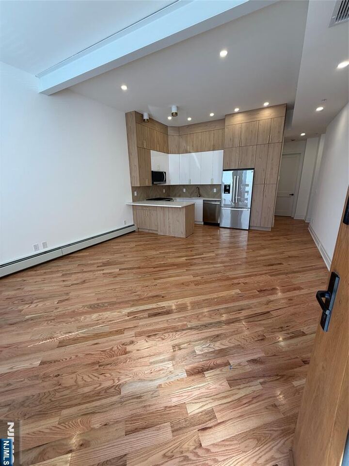 Property Photo:  695 Elm Street 2  NJ 07032 