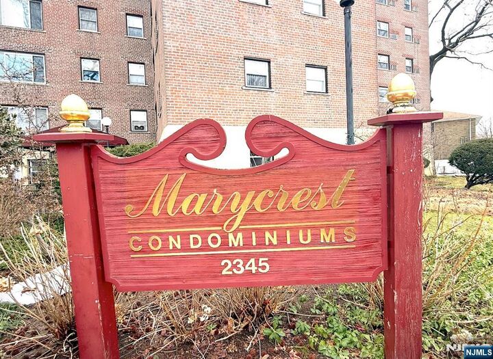 Property Photo:  2345 Linwood Avenue 4B  NJ 07024 