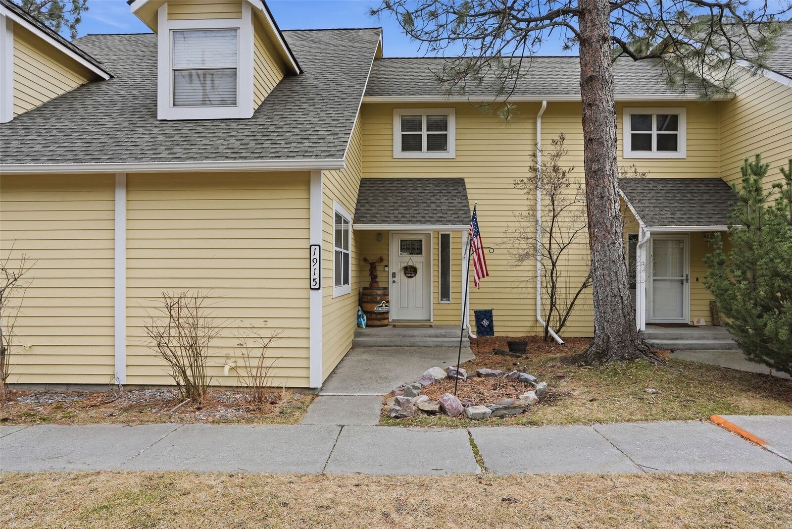 Property Photo: 1915 E Broadway Street MT 59802