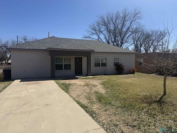 Property Photo:  1006 N Sixth Street  NM 88220 