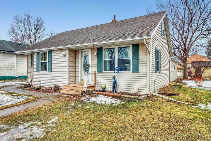 Property Photo: 209 5th Street SE MN 56514