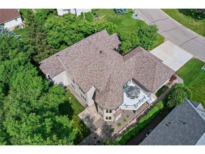 Property Photo:  2701 Ashley Terrace  MN 55112 