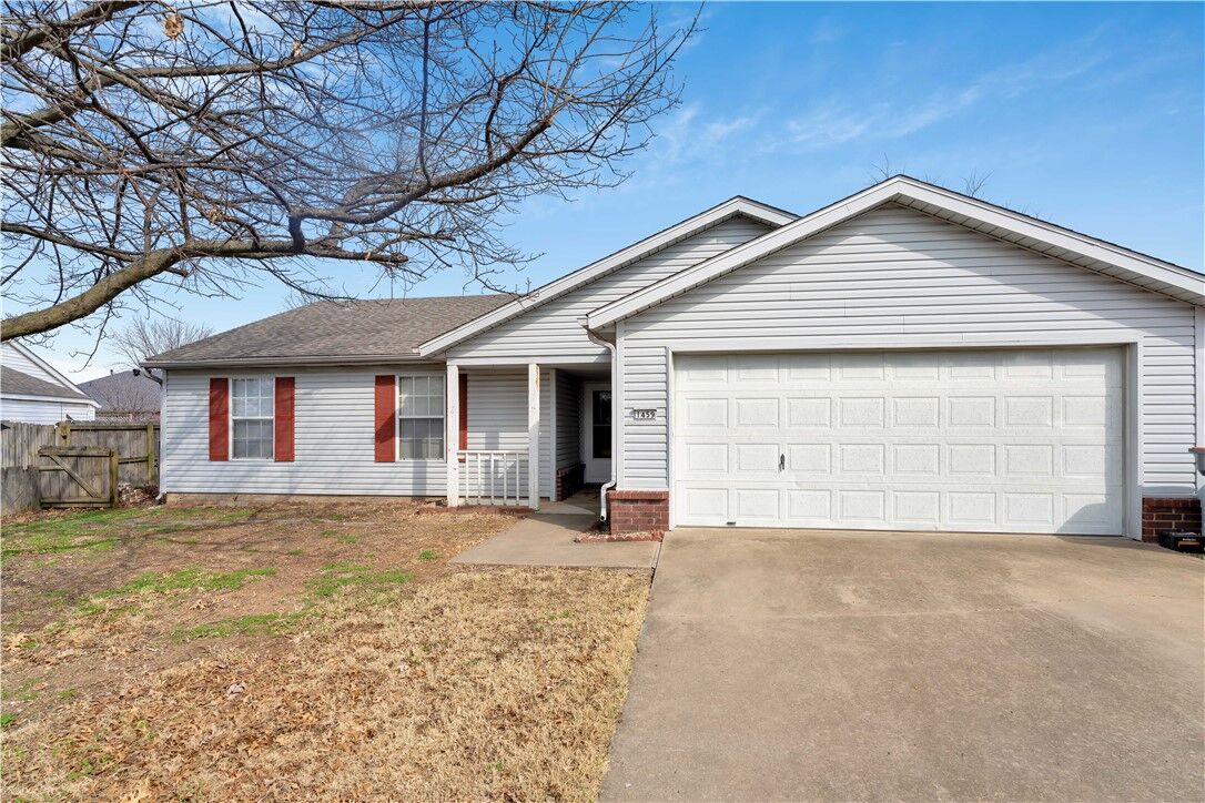 Property Photo:  1459 Fredonia Street  AR 72762 