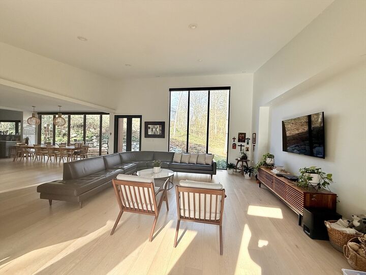 Property Photo: 6 Parkside Dr 6 MA 02445