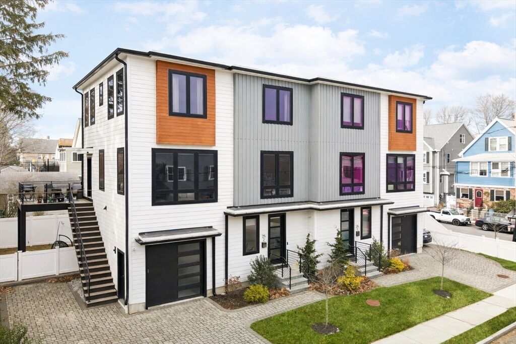 Property Photo:  25 Tolman St 2  MA 02453 