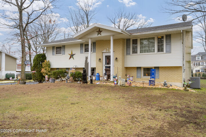 Property Photo:  203 Beechwood Lane  PA 18014 