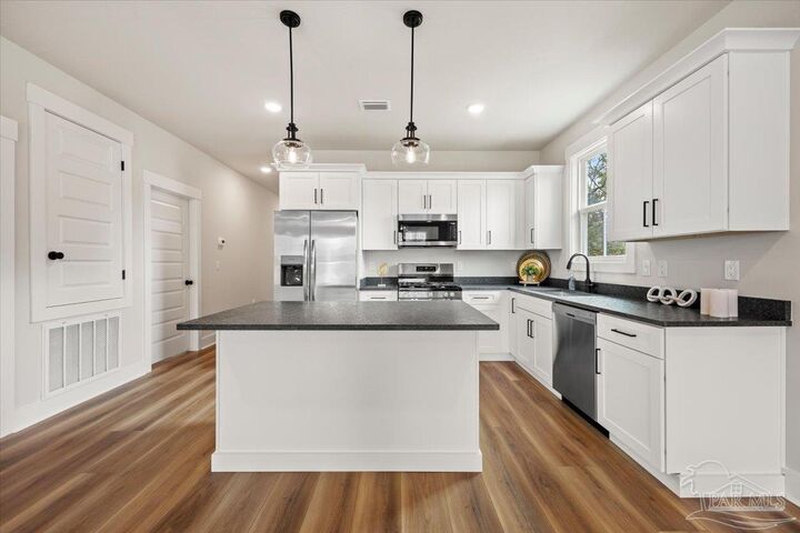 Property Photo:  14 Sulu Dr  FL 32507 