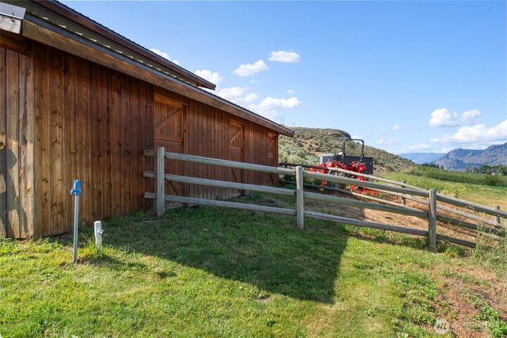 Property Photo: 36 Rooster Flats WA 98844