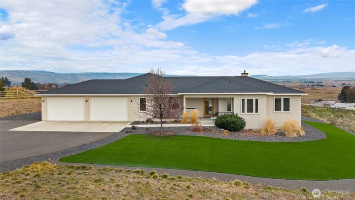 Property Photo:  341  Stonegate Drive  WA 98926 