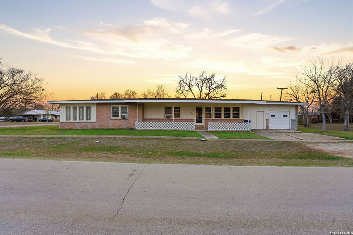 Property Photo: 500 N Texas TX 78140