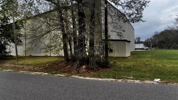 Property Photo:  1415 Maple St  TX 77703 