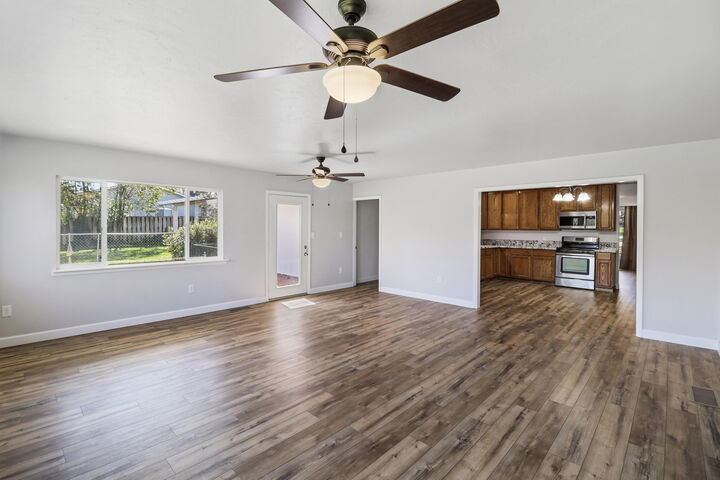 Property Photo:  1525 Oak Street  CA 96001 