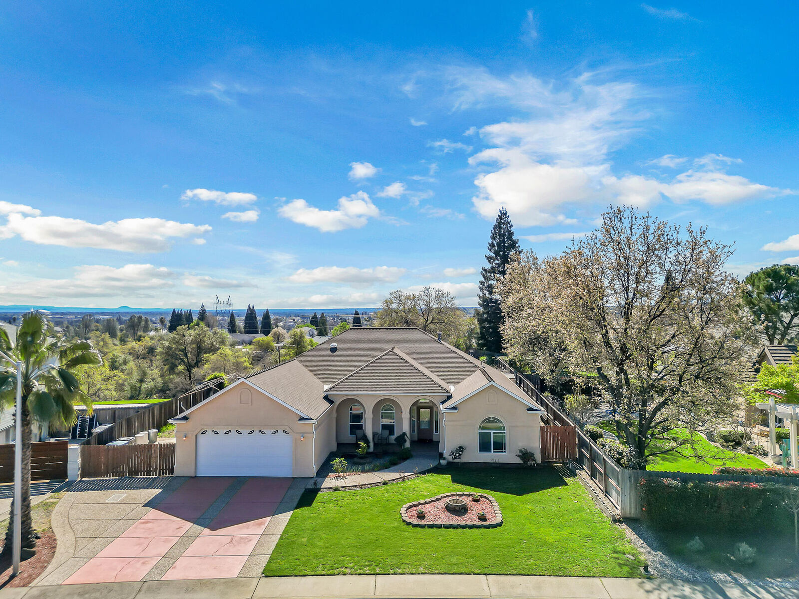 Property Photo: 370 River Park Drive CA 96003