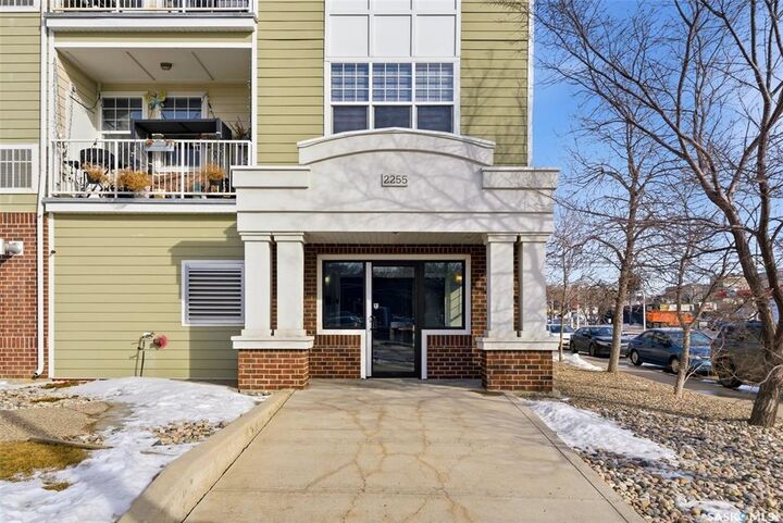Property Photo: 2255 Angus Street 301 SK S4T 2A3