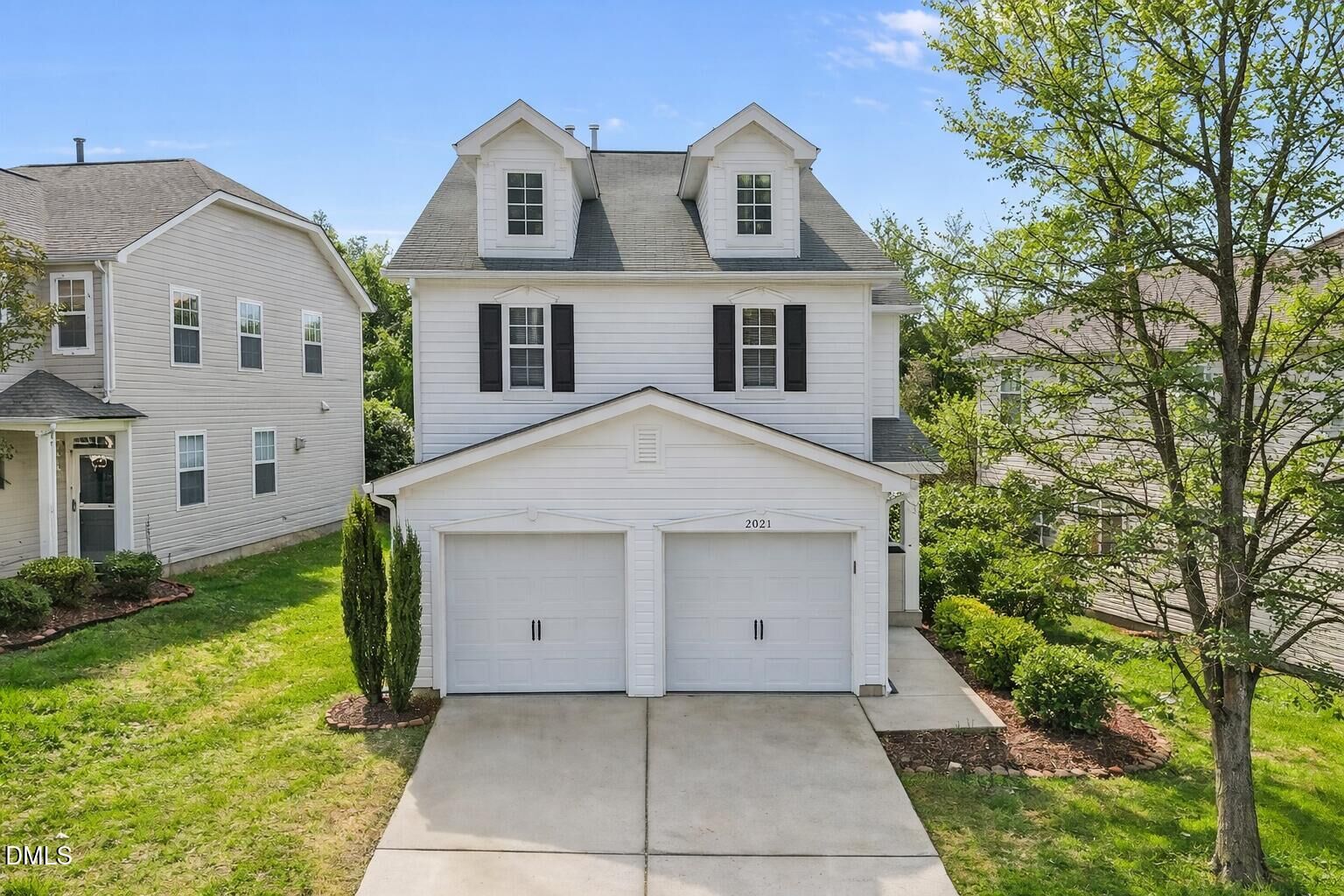 Property Photo:  2021 Remington Oaks Circle  NC 27519 