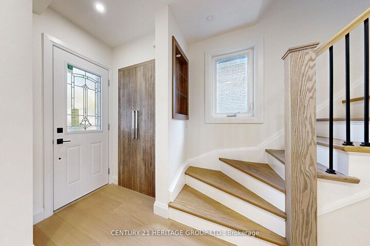 Photo de la propriété:  547 Melrose Avenue  ON M5M 2A4 