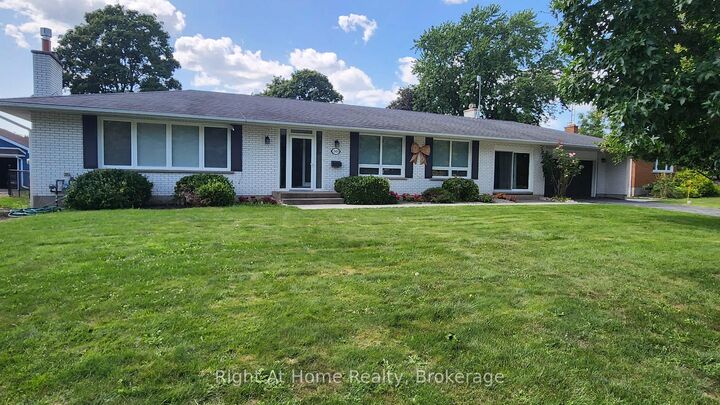 Property Photo: 15414 Niagara Parkway ON L0S 1J0