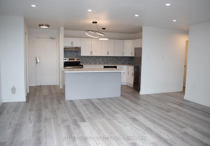 583 Mornington Avenue 1102 — photo 1