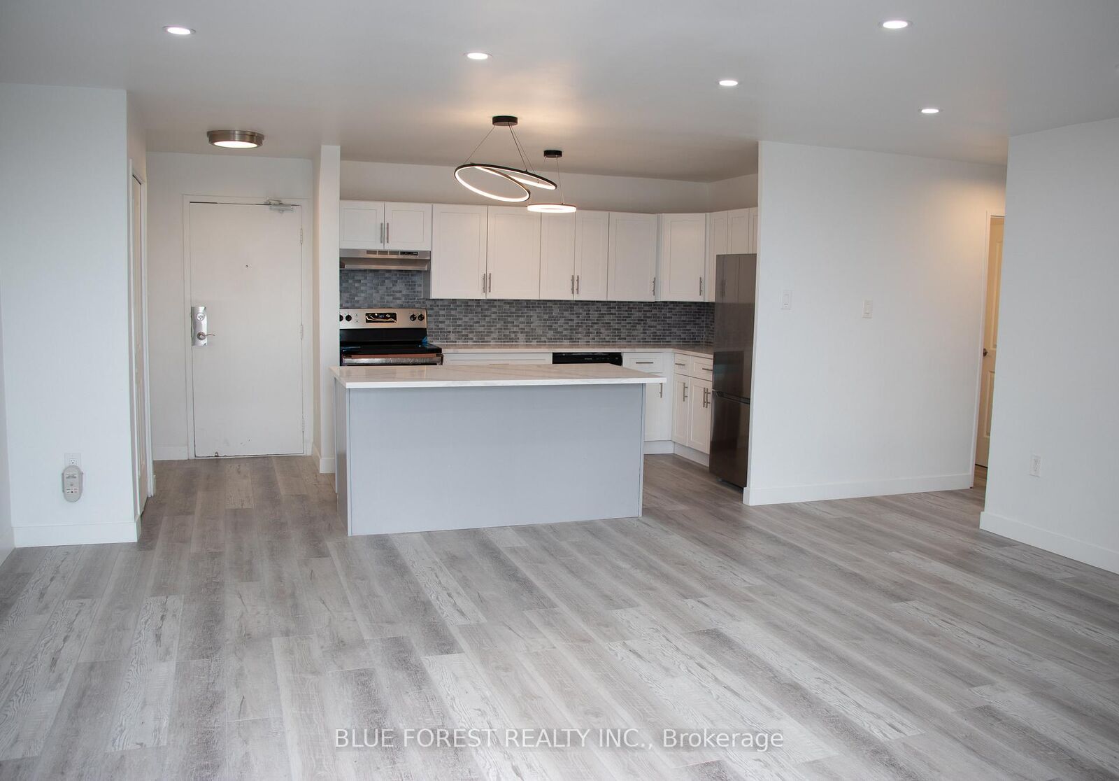Property Photo: 583 Mornington Avenue 1102 ON N5Y 3E9