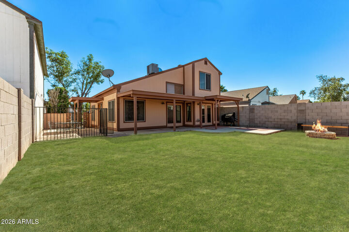 Property Photo:  842 E Manor Drive  AZ 85225 