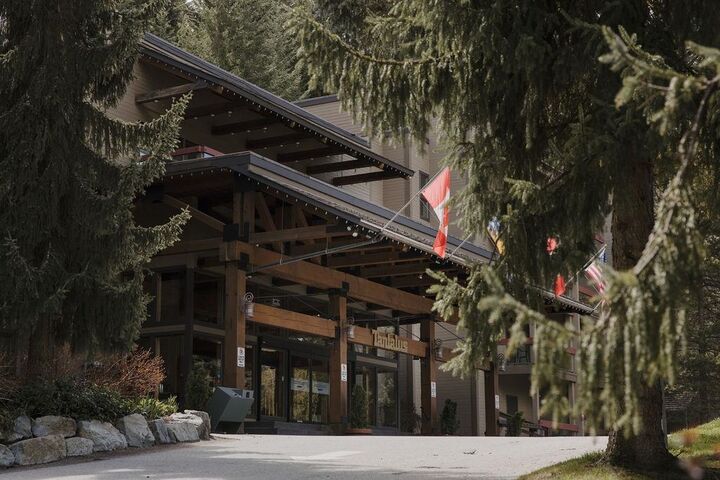 4200 Whistler Way 208 — photo 1