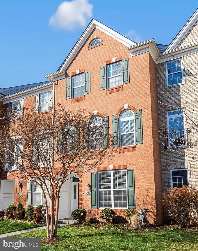 Property Photo:  43016 Atoka Manor Terrace  VA 20148 
