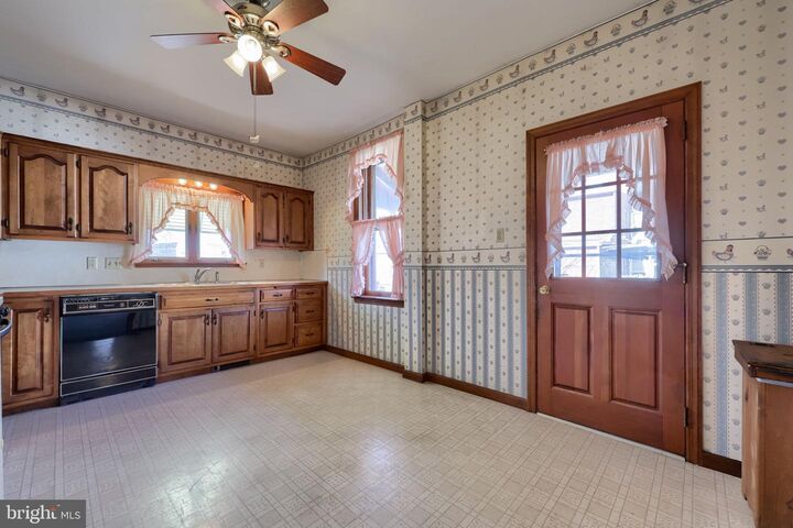 Property Photo:  36 N 6th Street  PA 17512 