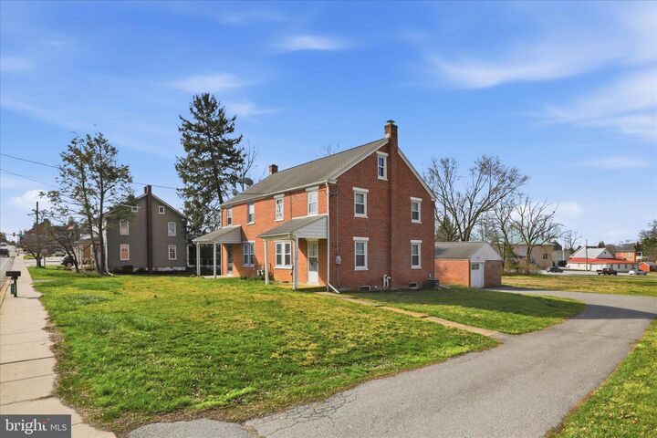 Property Photo:  1630 Lampeter Road  PA 17602 