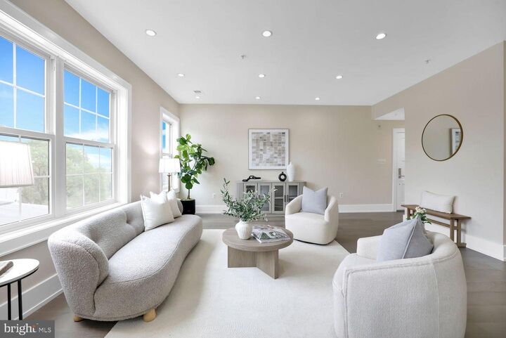 Property Photo:  16 17th Street NE 312  DC 20002 